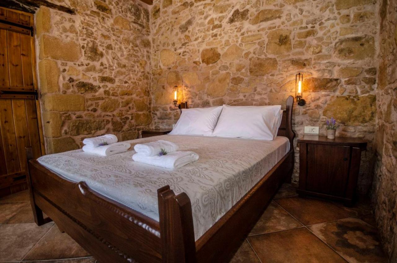 Metochi Traditional House Chrissi Akti Chania Exterior foto