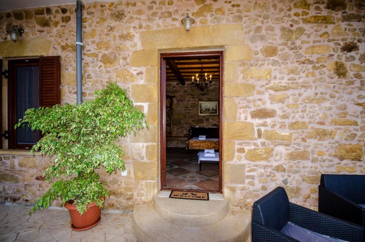 Metochi Traditional House Chrissi Akti Chania Exterior foto